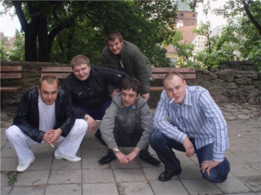 Russians donÃ¢â‚¬â„¢t need chairs, they just squat - Picture 15