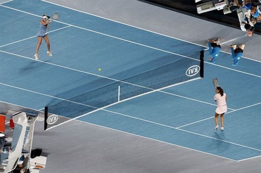Tennis court optical illusion