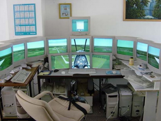 13 monitor flying simulator